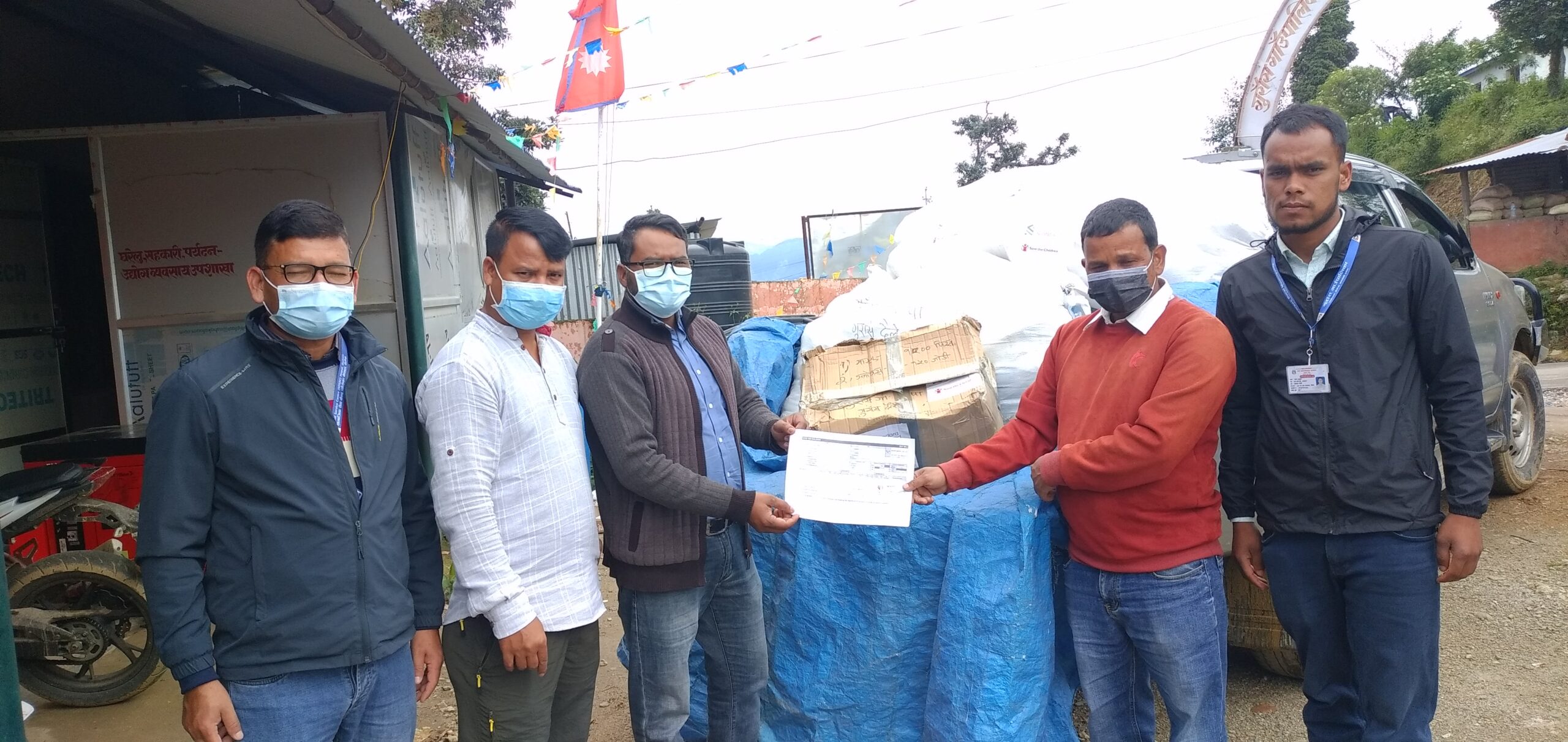 सेभ द चिल्ड्रेन र सोसेकद्धारा गुराँस गाउँपालिकालाई स्वास्थ्य सामग्री सहयोग ।।