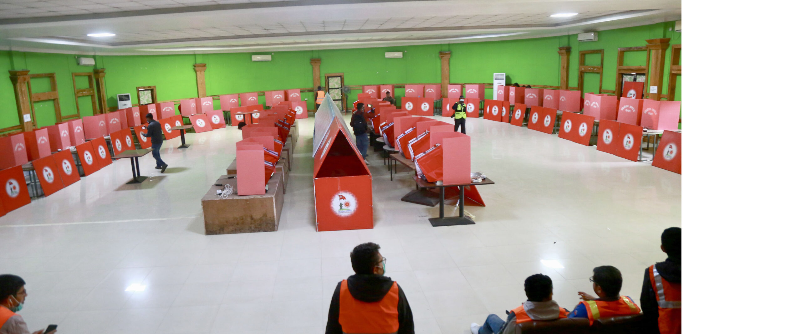 एमाले महाधिवेशन : नेतृत्व छान्न मतदान सुरु