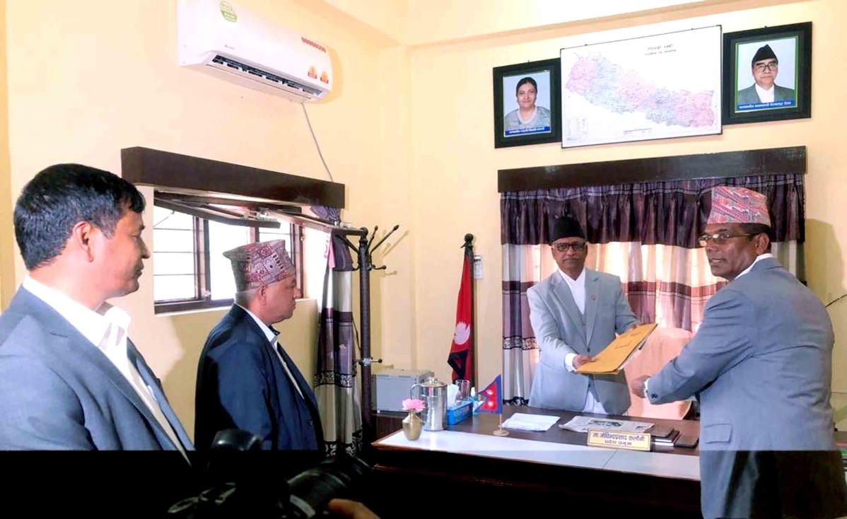 कांग्रेसका जीवनबहादुर शाहीद्वारा कर्णालीको मुख्यमन्त्रीमा दाबी पेस, सपथ ग्रहण आजै हुने ।।